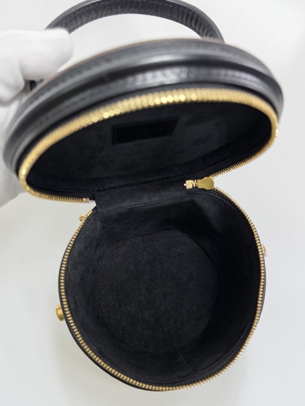 ✨️✨️Authentic Louis Vuitton Cannes Reverse Monogram Crossbody Bag - Picture 14 of 15